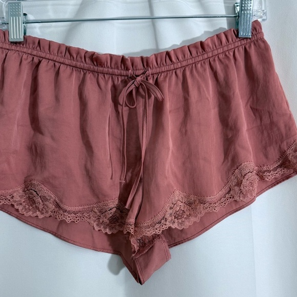 Victoria’s Secret Shorts With Elastic Waistband And Lace Embellishments Size XS - Picture 4 of 12